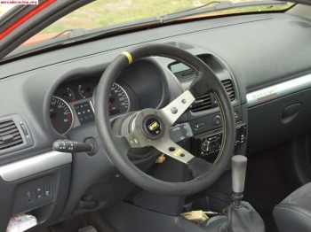 Se vende volante omp de piel vuelta.