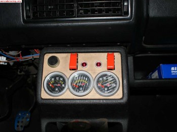 Relojes:temperetuta y presion de aceite y voltimetro