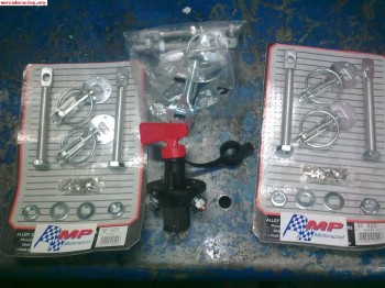 Vendo 3 juegos de cierers de capo y desconectador de 4 polos