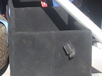 Cajon porta cascos sparco