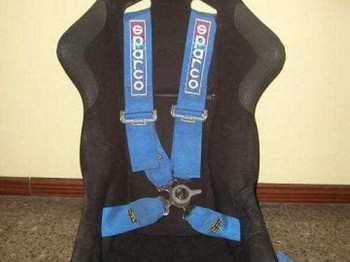 Vendo baquet recaro y arnes sparco