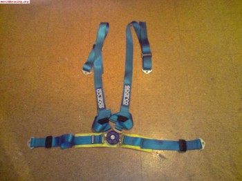 Vendo arneses 2 gtz y 1sparco