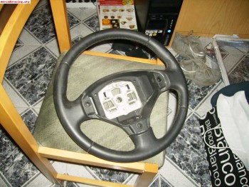 Volante de cuero de peugeot 308 90 €