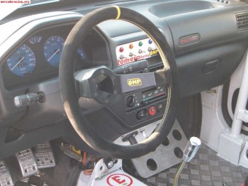 Volante desplazado de piel vuelta omp rallye.