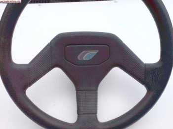 Se vende volante de 305 rallye