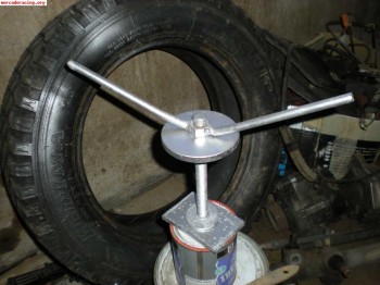 Sujeccion rueda de repuesto