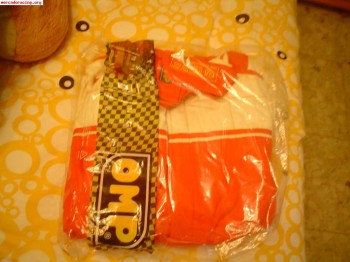 Se vende equipacion completa de piloto nueva sin estrenar