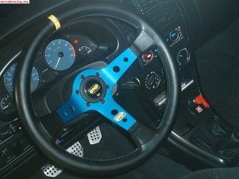 Volante omp azul de cuero