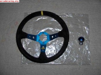 Se vende volante omp nuevo en la caja sin estrenar.