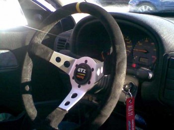 Volante de piel vuelta.