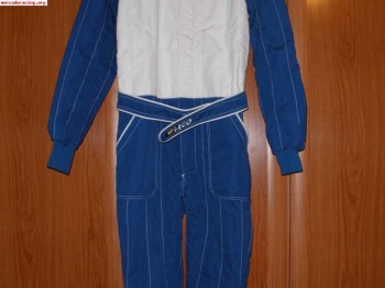 Oferta mono ignifugo lico bicolor sin estrenar 230euros