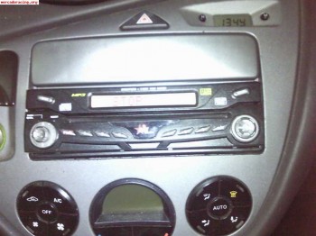 Se vende o cambia pantalla motorizada por pareja de bakets