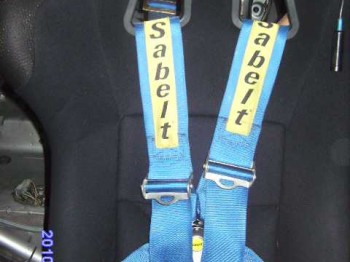 Se vende baket y arnes sparco y omp