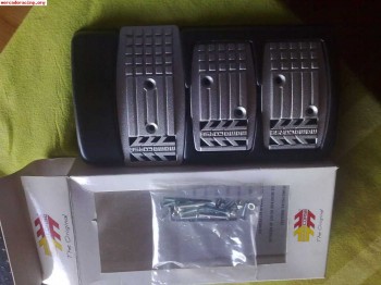 Se venden pedales de aluminio momo