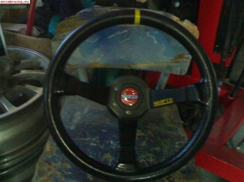 Volante sparco y piña