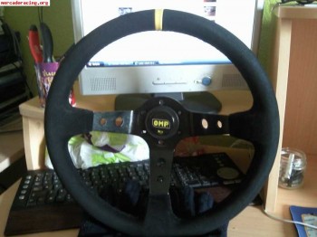 Volante de piel vuelta desplazado se cambia por cuero normal