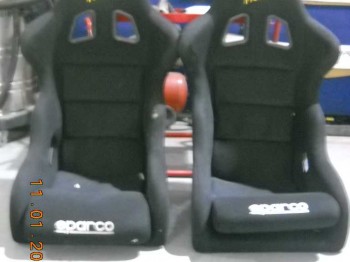   bacquets  pro 2000  y arnes de 6 puntos 