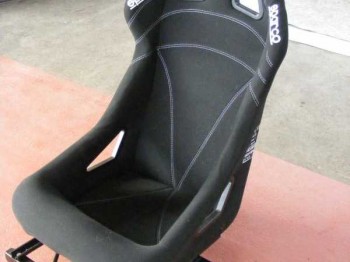 Vendo baquet sparco nuevo con guias y bases para fiat uno. f