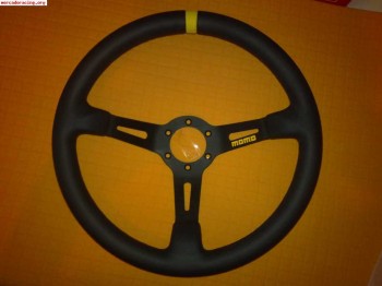 Volante desplazado momo