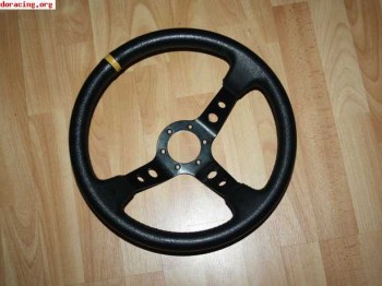 Se vende volante desplazado de 3 brazos replica omp