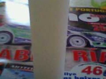 Se venden pomos y separadores en aluminio o nylon