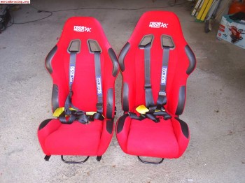 Vendo 2 baquets reclinables con guias, con cinturones sparco