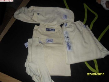 Se vende ropa interior y botines 