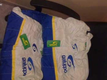 2 monos ignífugos galuppo club 2, aún por estrenar.