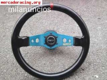 Volante sparco de cuero en muy buen estado de 2 palos.75 e 