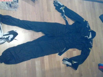 Sabelt....mono, guantes y botas