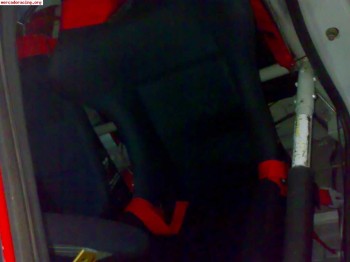 Se venden  2 bakets de fibra homologados y 2 arneses omp