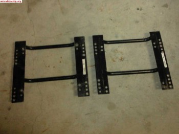 Se venden fijaciones de asiento de 205  120€ !!