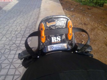 Se vende casco stiilo st3 y hans con tres carreras