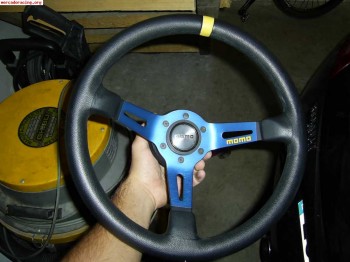 Volante momo desplazado nuevo