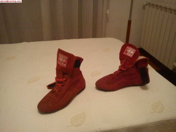 Vendo botines sparco y regalo sotocasco a estrenar