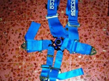 Vendo arnes 6p sparco caducado