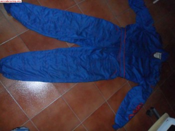 Mono galuppo ,muy poco uso,talla grande,azul y rojo
