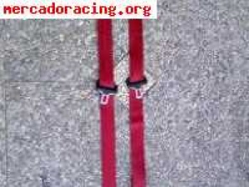 Se venden cinturones rojos original de peugeot 205 rallye