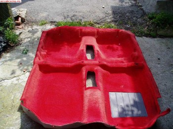 Se vende moqueta roja original de peugeot 205 rallye