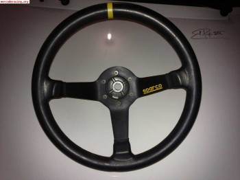 Vendo volante sparco de cuero con piña para peugeot 60€