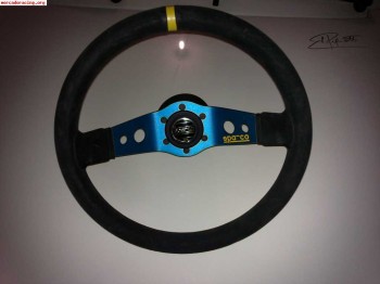 Vendo volante sparco de piel vuelta con piña para peugeot 80