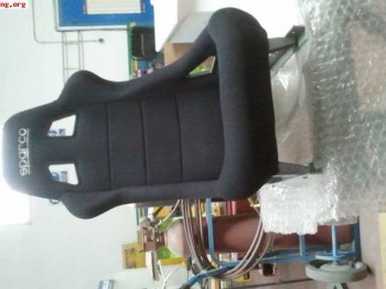 Se vende  baket sparco sprint y dos arnes de 3  sabelt de 4 