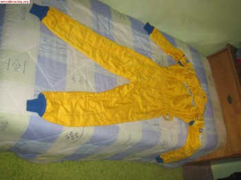 Vendo mono y botas 50€