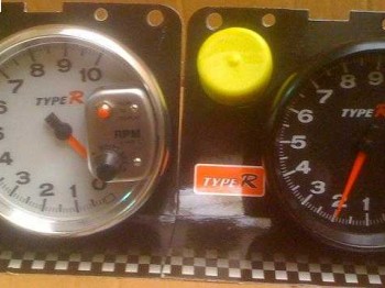 Vendo cuentarevoluciones grande 5  con shift light incorpora