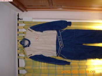 Se vende mono de la marca lyco de la talla 56.