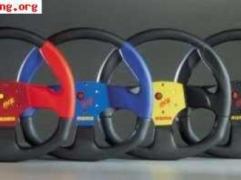 Se vende volante momo modelo apache