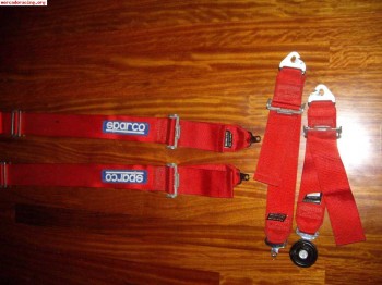 Se vende arnes sparco en fecha!!  80 euros!!!