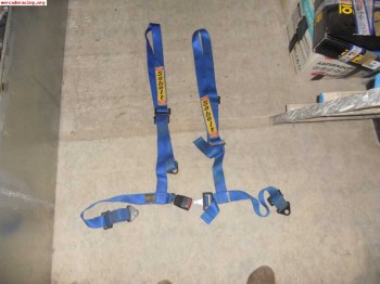 Se venden 2 arnes caducados