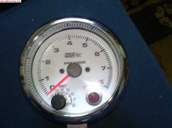 Volante clio 16 mas cuenta revoluciones con luz 50 euros