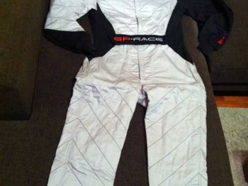 Mono sin estrenar talla 4 